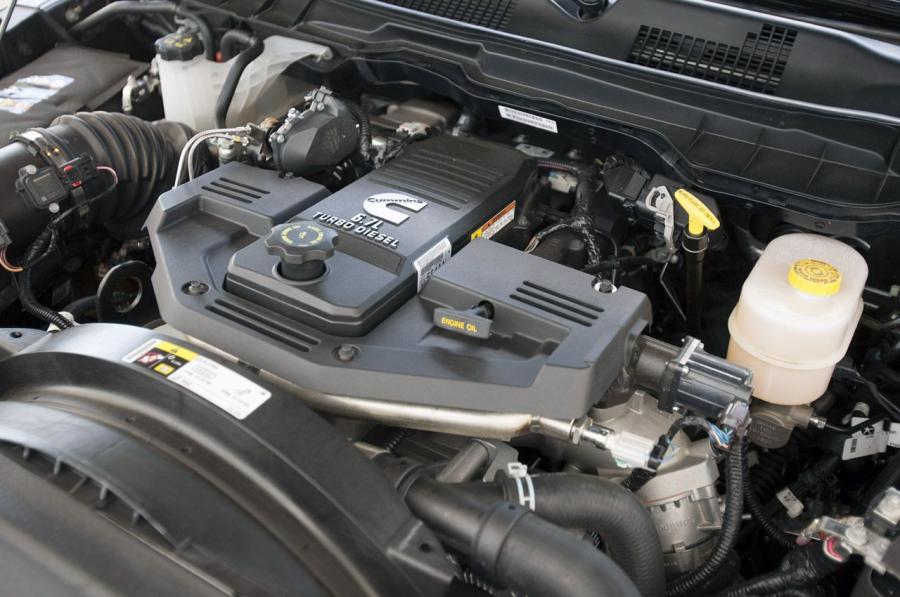  Dodge Ram 3500 HD 2013 года  (фото 24 из 37)